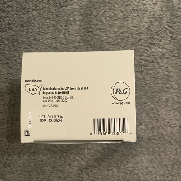 NIB OLAY Sensitive Eczema Therapy Skin Relief Cream - Picture 5 of 5